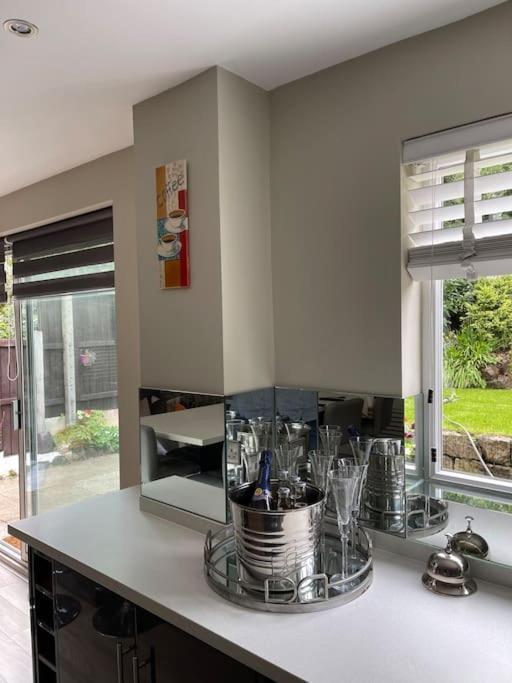 Home In Wirral - Peaceful Contemporary Gem. 外观 照片